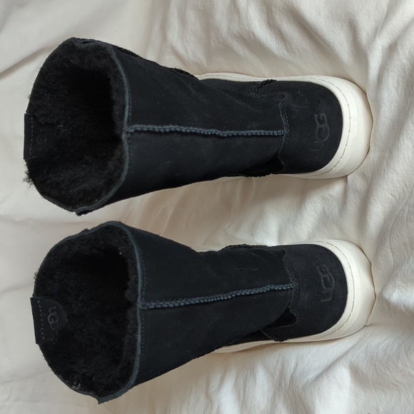 UGG Alameda Cuffable Trainer Boot Suede Shearling Black - Picture 4 of 11